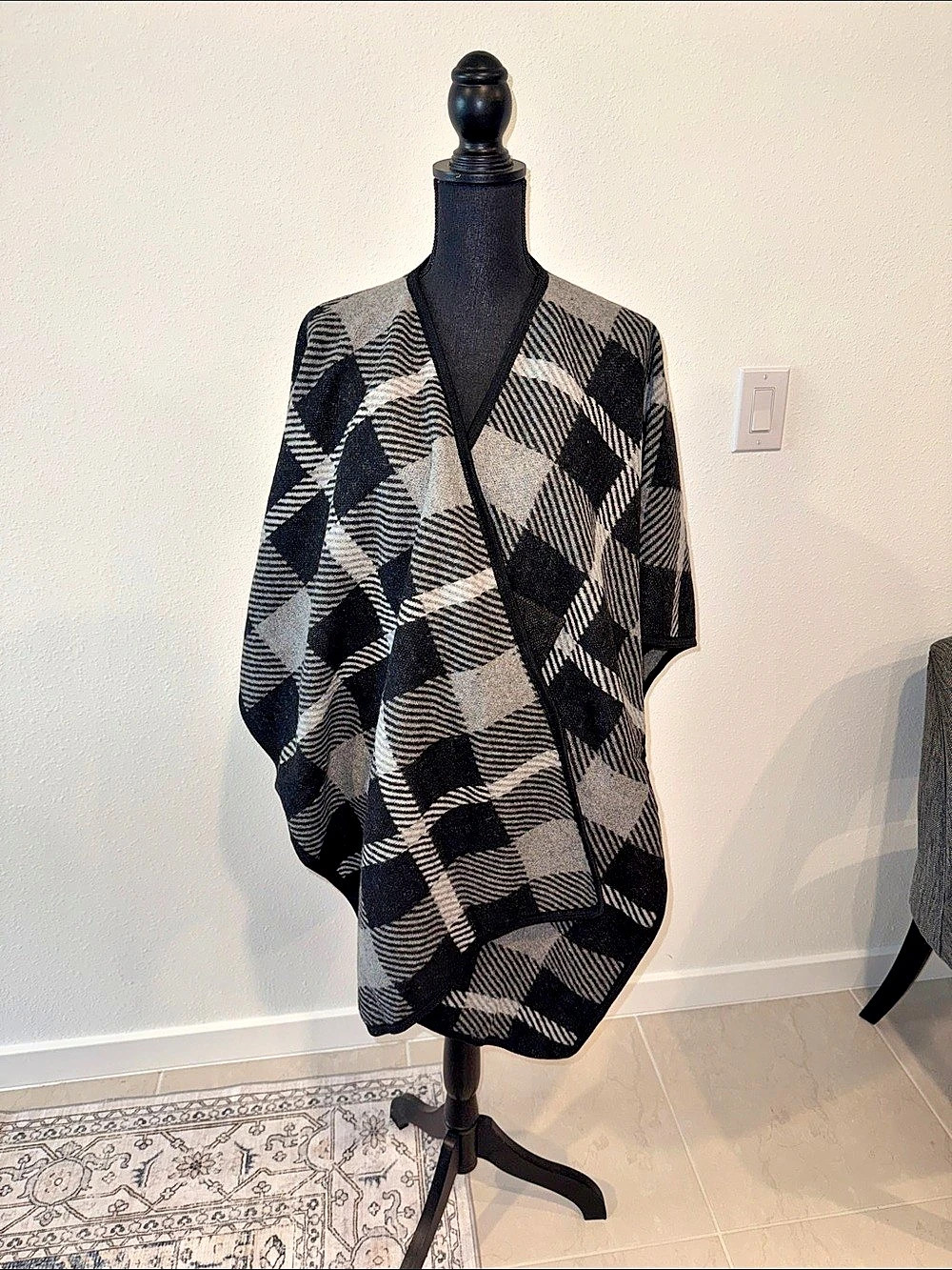 NWOT Plaid Shawl in Black & Gray